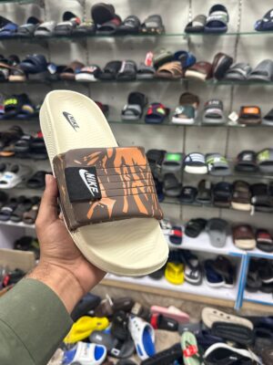 NKE - Offcourt Adjust Slides